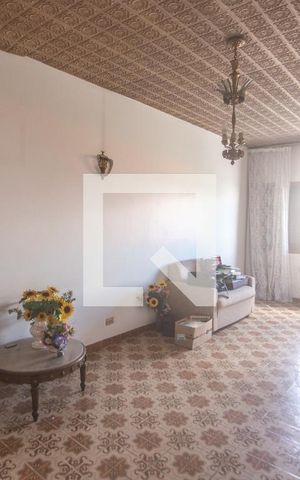 Casa à venda com 366m², 4 quartos e 3 vagas Casa à venda com 366m², 4 quartos e 3 vagasSala de estar - casa 1