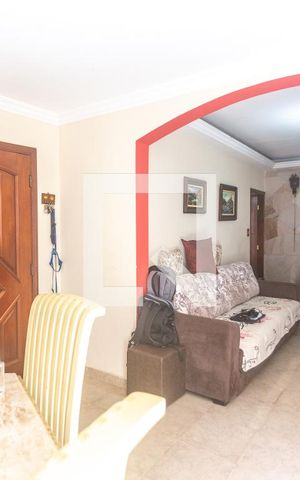 Casa à venda com 366m², 4 quartos e 3 vagas Casa à venda com 366m², 4 quartos e 3 vagasSala de estar - casa 2