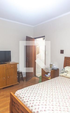Casa à venda com 366m², 4 quartos e 3 vagas Casa à venda com 366m², 4 quartos e 3 vagasQuarto 1 - casa 2