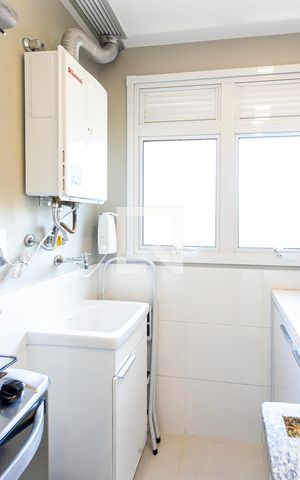 Apartamento para alugar com 50m², 1 quarto e 2 vagas Apartamento para alugar com 50m², 1 quarto e 2 vagasÁrea de Serviço