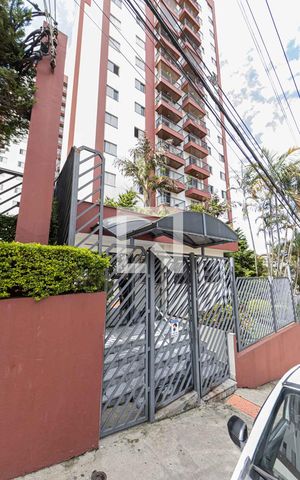 Apartamento à venda com 56m², 2 quartos e 1 vaga Apartamento à venda com 56m², 2 quartos e 1 vagaFachada