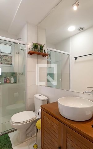 Apartamento à venda com 87m², 3 quartos e 2 vagas Apartamento à venda com 87m², 3 quartos e 2 vagasBanheiro social
