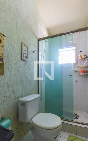Casa de condomínio à venda com 77m², 3 quartos e 2 vagas Casa de condomínio à venda com 77m², 3 quartos e 2 vagasBanheiro