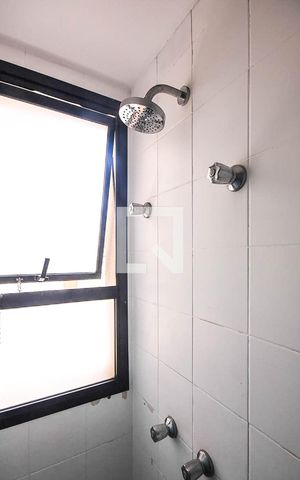 Apartamento para alugar com 71m², 3 quartos e 2 vagas Apartamento para alugar com 71m², 3 quartos e 2 vagasChuveiro do banheiro
