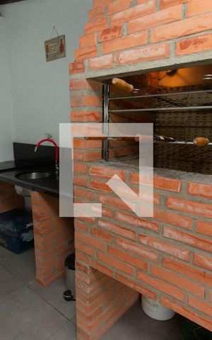 Casa à venda com 170m², 3 quartos e 2 vagas Casa à venda com 170m², 3 quartos e 2 vagasChurrasqueira
