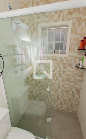 Casa à venda com 170m², 3 quartos e 2 vagas Casa à venda com 170m², 3 quartos e 2 vagasBanheiro Social