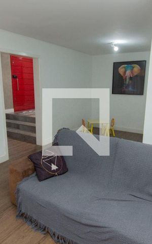 Casa à venda com 170m², 3 quartos e 2 vagas Casa à venda com 170m², 3 quartos e 2 vagasSala
