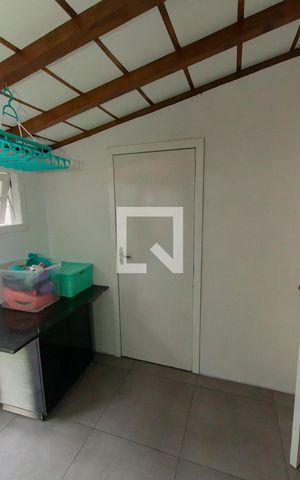 Casa à venda com 170m², 3 quartos e 2 vagas Casa à venda com 170m², 3 quartos e 2 vagasDepósito