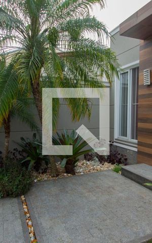 Casa à venda com 170m², 3 quartos e 2 vagas Casa à venda com 170m², 3 quartos e 2 vagasJardim