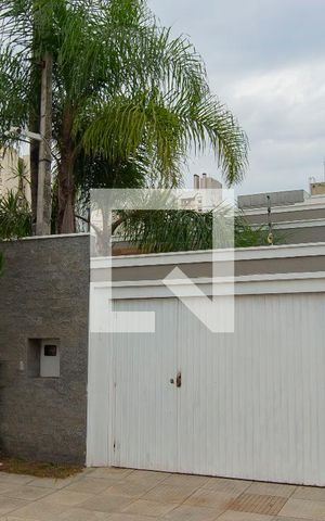 Casa à venda com 170m², 3 quartos e 2 vagas Casa à venda com 170m², 3 quartos e 2 vagasGaragem