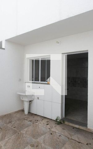 Casa à venda com 126m², 3 quartos e 1 vaga Casa à venda com 126m², 3 quartos e 1 vagaArea de Serviço
