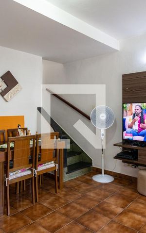 Casa à venda com 70m², 2 quartos e 1 vaga Casa à venda com 70m², 2 quartos e 1 vagaSala