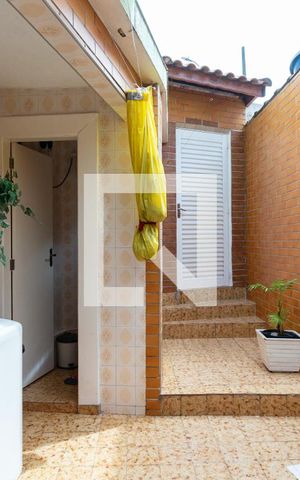 Casa à venda com 70m², 2 quartos e 1 vaga Casa à venda com 70m², 2 quartos e 1 vagaÁrea de Serviço