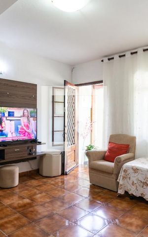 Casa à venda com 70m², 2 quartos e 1 vaga Casa à venda com 70m², 2 quartos e 1 vagaSala