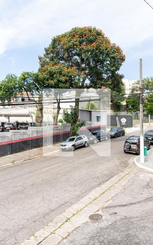 Casa à venda com 70m², 2 quartos e 1 vaga Casa à venda com 70m², 2 quartos e 1 vagaVaranda