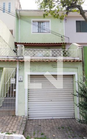 Casa à venda com 70m², 2 quartos e 1 vaga Casa à venda com 70m², 2 quartos e 1 vagaFachada 1