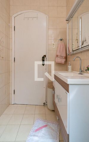Casa à venda com 70m², 2 quartos e 1 vaga Casa à venda com 70m², 2 quartos e 1 vagaBanheiro