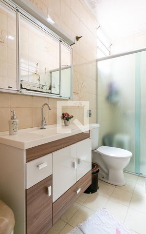 Casa à venda com 70m², 2 quartos e 1 vaga Casa à venda com 70m², 2 quartos e 1 vagaBanheiro