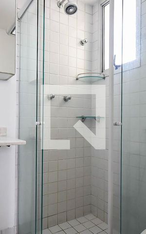Apartamento à venda com 46m², 2 quartos e 1 vaga Apartamento à venda com 46m², 2 quartos e 1 vagaBanheiro