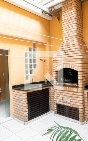 Casa à venda com 164m², 3 quartos e 2 vagas Casa à venda com 164m², 3 quartos e 2 vagasÁrea Externa / Churrasqueira
