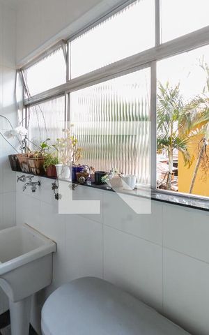Apartamento à venda com 72m², 2 quartos e 1 vagaÁrea de Serviço