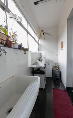Apartamento à venda com 72m², 2 quartos e 1 vagaÁrea de Serviço