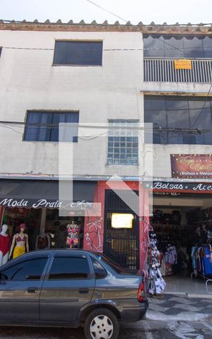 Casa à venda com 360m², 2 quartos e sem vaga Casa à venda com 360m², 2 quartos e sem vagaFachada