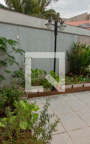Casa à venda com 330m², 3 quartos e 4 vagas Casa à venda com 330m², 3 quartos e 4 vagasQuintal
