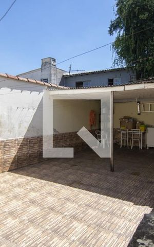 Casa de condomínio à venda com 251m², 4 quartos e 3 vagasPátio