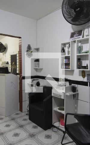 Casa de condomínio à venda com 251m², 4 quartos e 3 vagasQuarto 1 transformado em Comércio