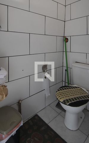 Casa de condomínio à venda com 251m², 4 quartos e 3 vagasBanheiro Quarto 1