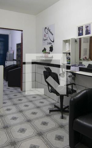 Casa de condomínio à venda com 251m², 4 quartos e 3 vagasQuarto 1 transformado em Comércio