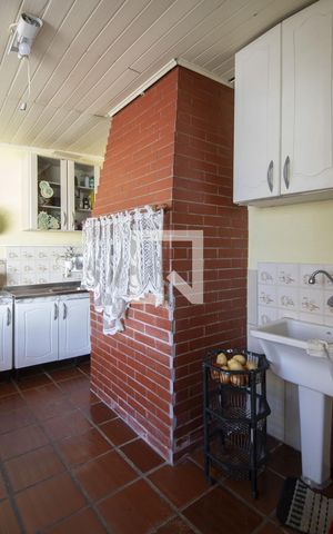 Casa de condomínio à venda com 251m², 4 quartos e 3 vagasÁrea de Churrasqueira e Serviço