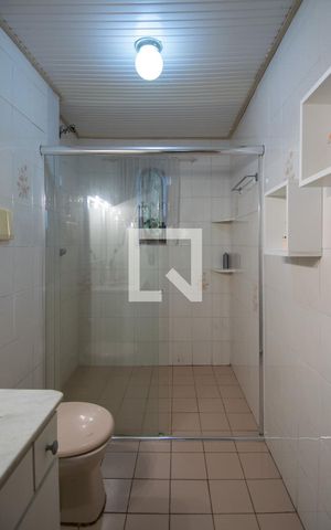 Casa de condomínio à venda com 251m², 4 quartos e 3 vagasBanheiro Social