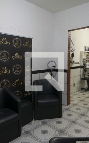 Casa de condomínio à venda com 251m², 4 quartos e 3 vagasQuarto 1 transformado em Comércio
