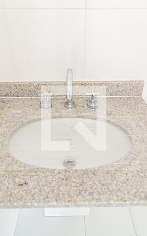 Apartamento à venda com 81m², 2 quartos e 2 vagas Apartamento à venda com 81m², 2 quartos e 2 vagasBanheiro Social