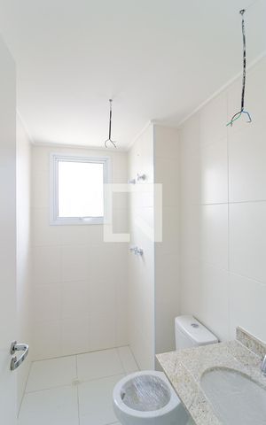 Apartamento à venda com 81m², 2 quartos e 2 vagas Apartamento à venda com 81m², 2 quartos e 2 vagasBanheiro da Suíte