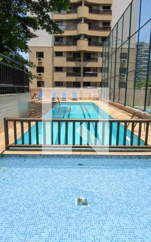 Apartamento à venda com 80m², 2 quartos e 1 vaga Apartamento à venda com 80m², 2 quartos e 1 vagaÁrea comum - Piscina 2