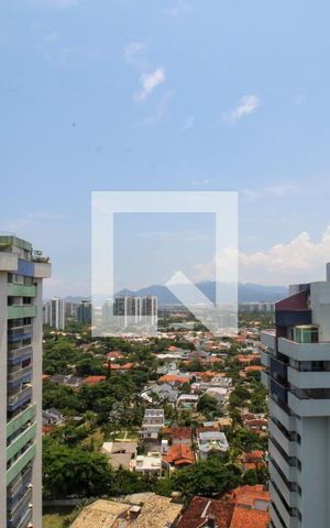 Apartamento à venda com 80m², 2 quartos e 1 vaga Apartamento à venda com 80m², 2 quartos e 1 vagaÁrea comum - Piscina (Vista)