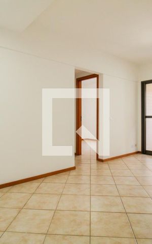 Apartamento à venda com 80m², 2 quartos e 1 vaga Apartamento à venda com 80m², 2 quartos e 1 vagaSala