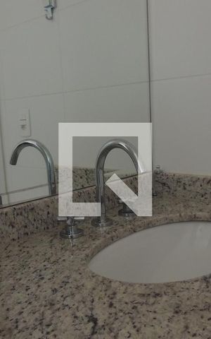 Apartamento à venda com 81m², 2 quartos e 2 vagasBanheiro da Suíte 1