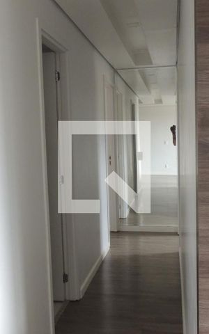 Apartamento à venda com 81m², 2 quartos e 2 vagasCorredor