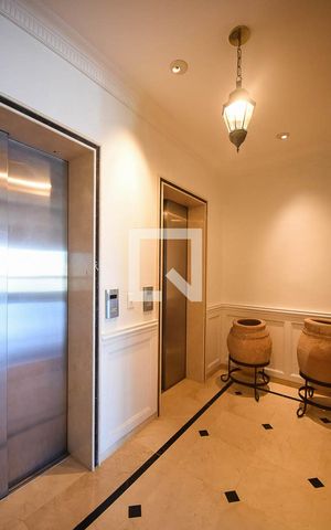 Apartamento à venda com 380m², 4 quartos e 6 vagas Apartamento à venda com 380m², 4 quartos e 6 vagasHall privativo