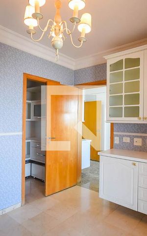 Apartamento à venda com 380m², 4 quartos e 6 vagas Apartamento à venda com 380m², 4 quartos e 6 vagasSala de almoço