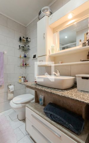 Apartamento à venda com 94m², 3 quartos e 2 vagas Apartamento à venda com 94m², 3 quartos e 2 vagasBanheiro