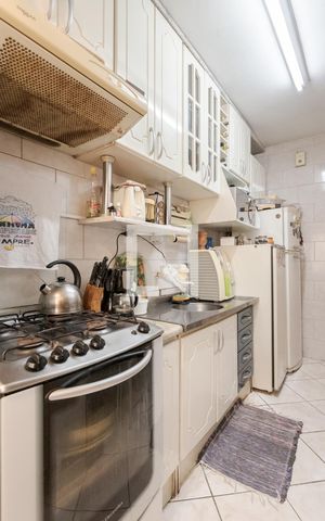 Apartamento à venda com 94m², 3 quartos e 2 vagas Apartamento à venda com 94m², 3 quartos e 2 vagasCozinha e Área de Serviço