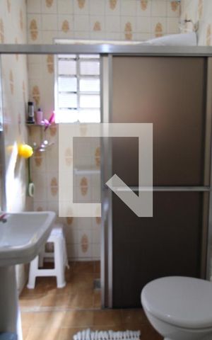 Casa à venda com 200m², 4 quartos e 1 vagaBanheiro da Edícula