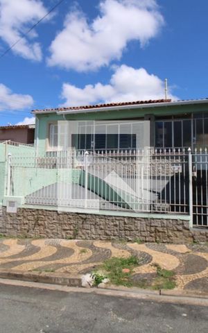 Casa à venda com 200m², 4 quartos e 1 vagaFachada