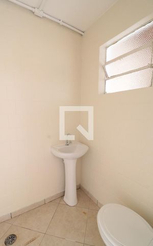 Casa à venda com 170m², 3 quartos e 2 vagasBanheiro de Serviço