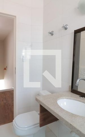 Casa à venda com 170m², 3 quartos e 2 vagasBanheiro Social